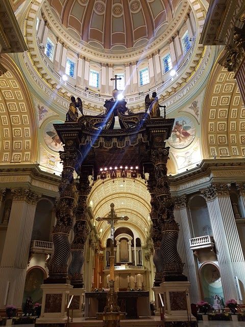 Cathédrale Marie-Reine-Du-Monde
